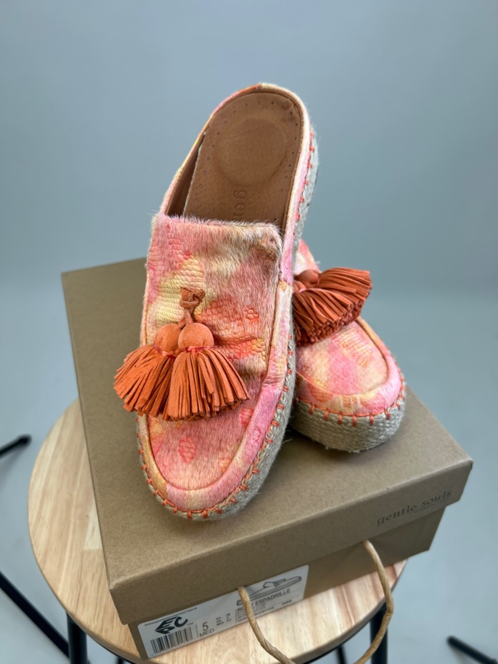 Gentle Souls Women's Sz 5 Pink & Orange Tassel Slip-On Rory Espadrilles / Mules